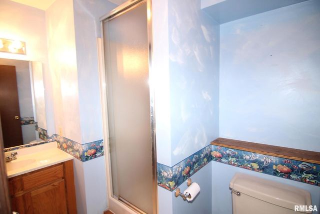 5 E TIMBERLINE Drive, Blue Grass, IA 52726