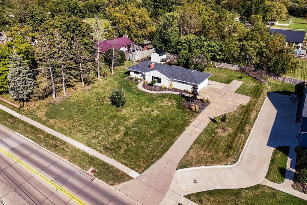 713 17th Avenue SW, Altoona, IA 50009