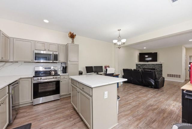 2055 E Seymour Avenue, Cincinnati, OH 45237