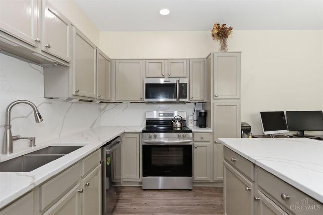 2055 E Seymour Avenue, Cincinnati, OH 45237