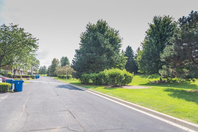 734 THORNBURY Road, Bartlett, IL 60103