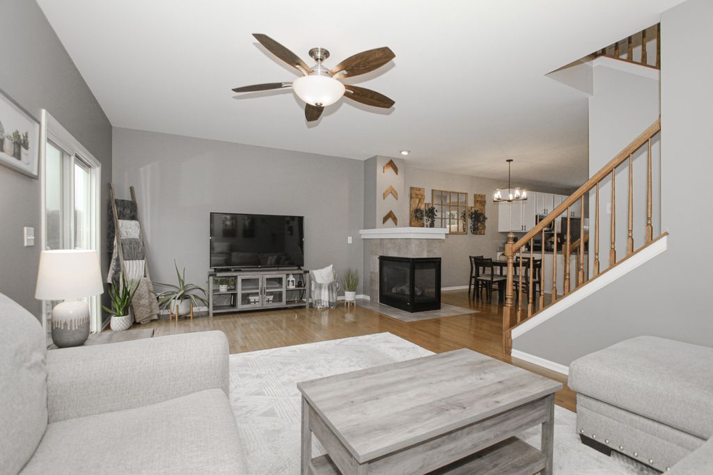 734 THORNBURY Road, Bartlett, IL 60103 — photo 5