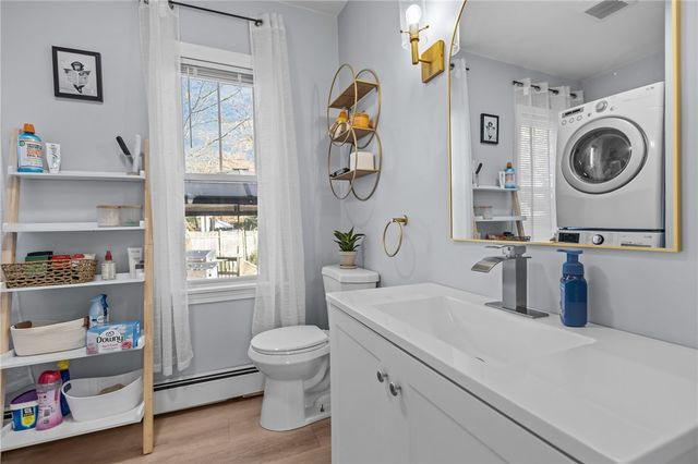 27 Ferncliff Avenue, North Providence, RI 02911