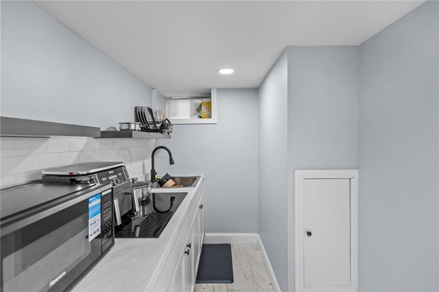 27 Ferncliff Avenue, North Providence, RI 02911