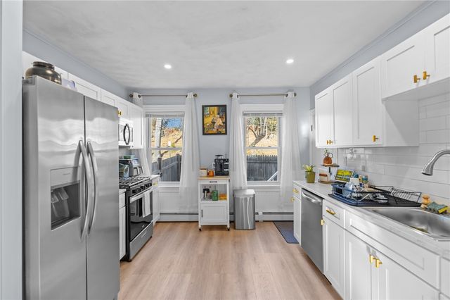 27 Ferncliff Avenue, North Providence, RI 02911