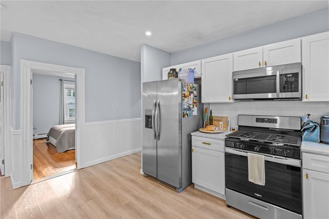 27 Ferncliff Avenue, North Providence, RI 02911