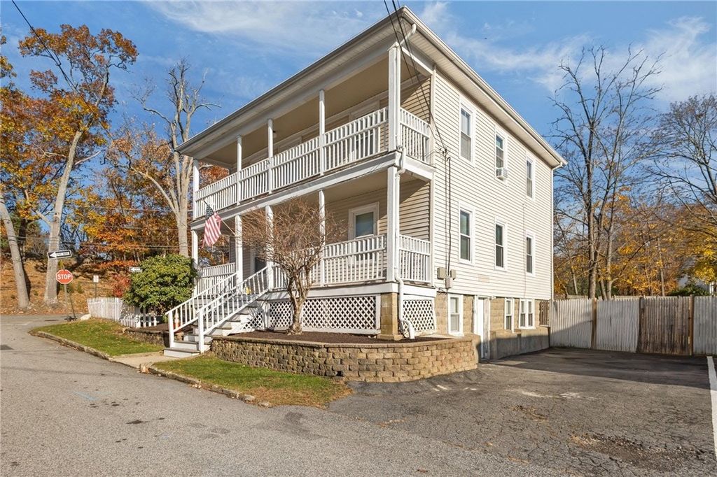 27 Ferncliff Avenue, North Providence, RI 02911