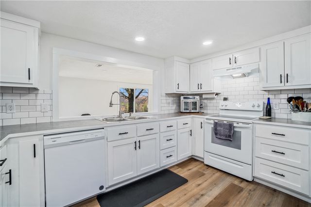 23649 State Highway UU, Washburn, MO 65772