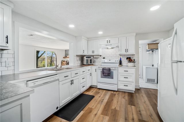 23649 State Highway UU, Washburn, MO 65772
