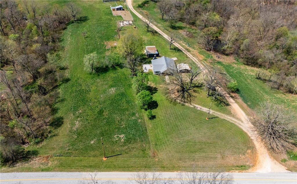 23649 State Highway UU, Washburn, MO 65772