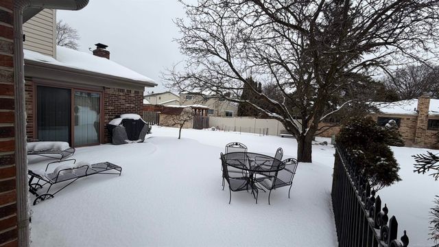 15801 Van Meter Drive, Macomb Twp, MI 48044