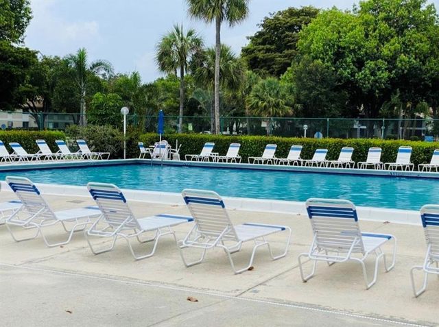 606 Gardens Drive, Pompano Beach, FL 33069