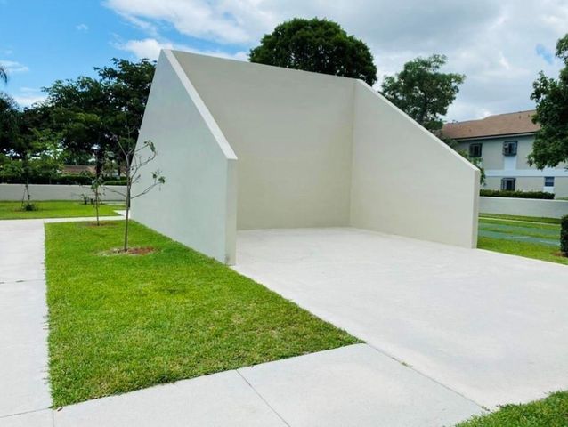 606 Gardens Drive, Pompano Beach, FL 33069