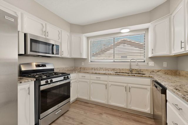 1111 Granada Hills Court NE, Albuquerque, NM 87123