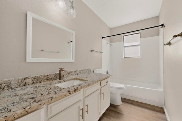 1111 Granada Hills Court NE, Albuquerque, NM 87123