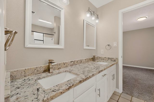 1111 Granada Hills Court NE, Albuquerque, NM 87123