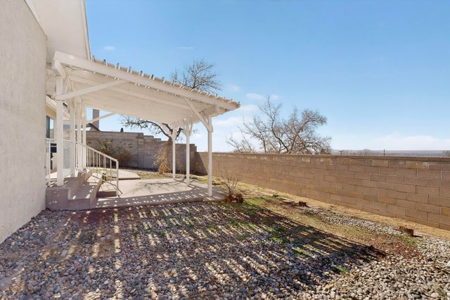 1111 Granada Hills Court NE, Albuquerque, NM 87123