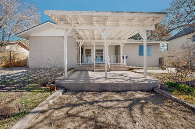 1111 Granada Hills Court NE, Albuquerque, NM 87123