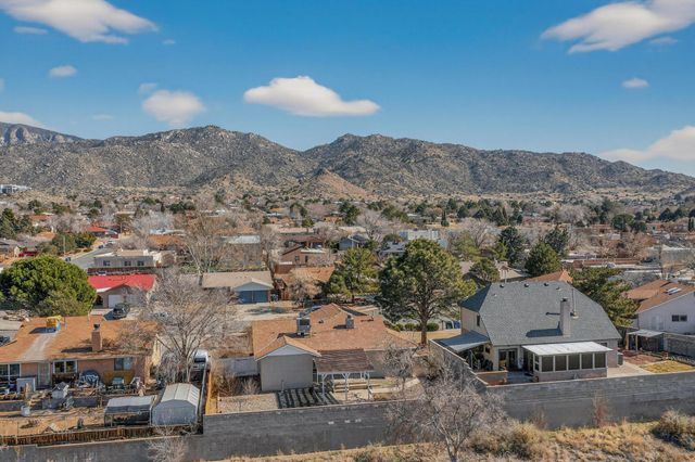 1111 Granada Hills Court NE, Albuquerque, NM 87123