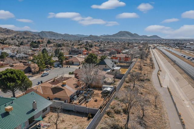 1111 Granada Hills Court NE, Albuquerque, NM 87123