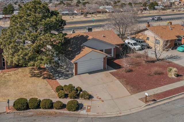 1111 Granada Hills Court NE, Albuquerque, NM 87123