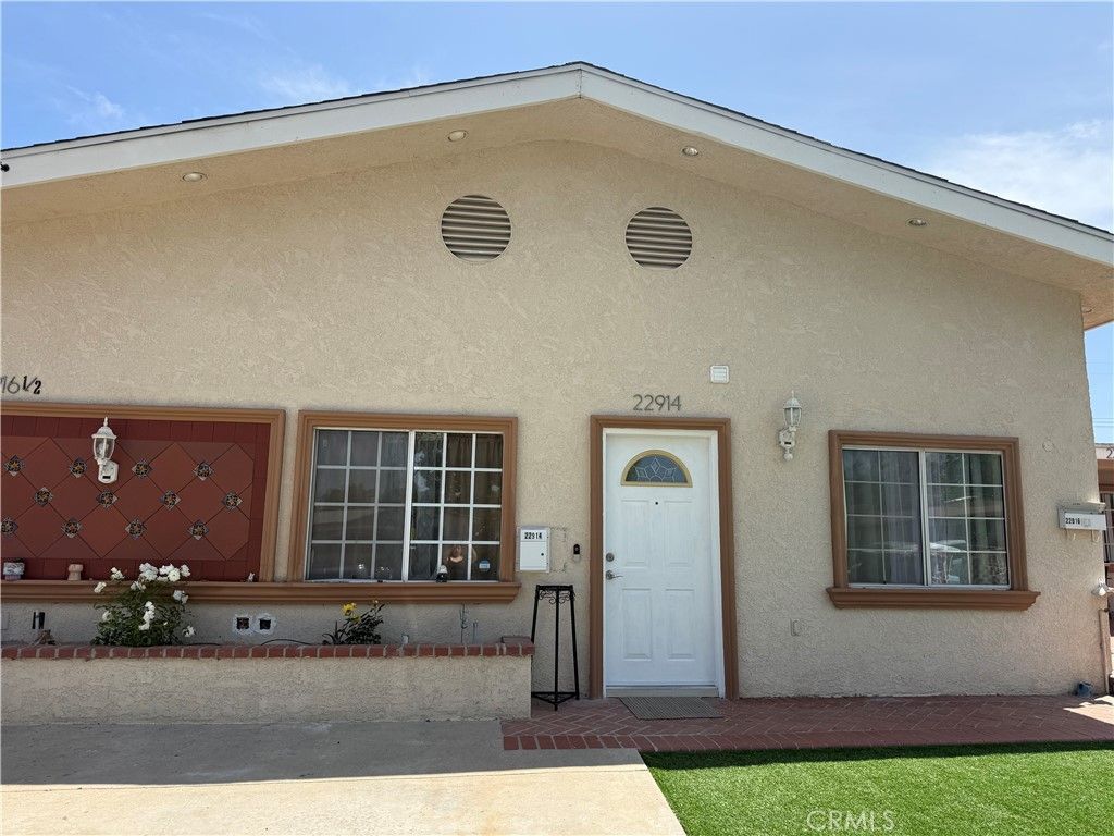22914 Cantlay Street, West Hills, CA 91307