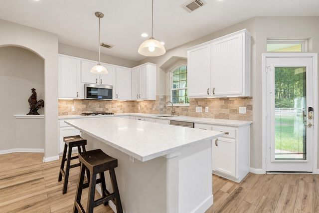 20002 Country Lake Drive, Magnolia, TX 77355
