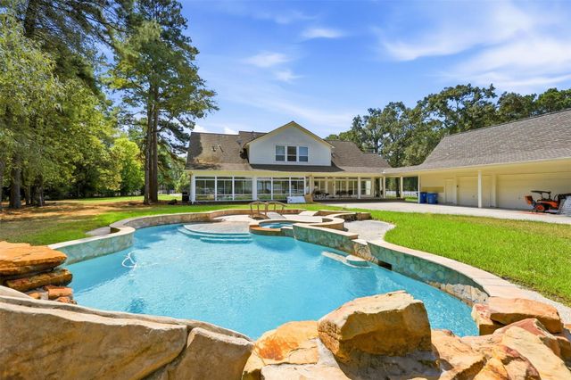 20002 Country Lake Drive, Magnolia, TX 77355