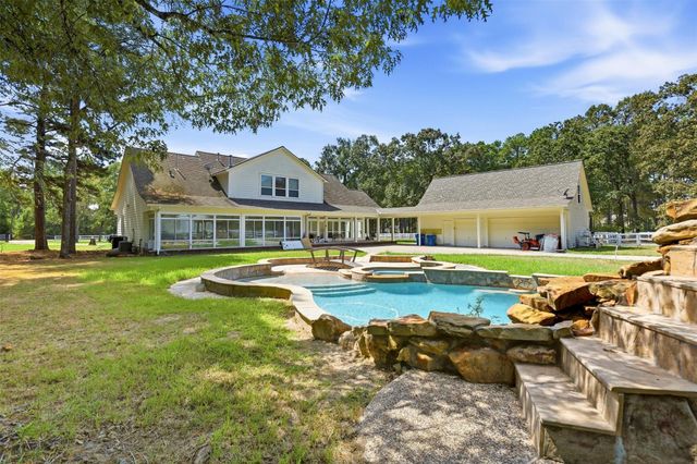 20002 Country Lake Drive, Magnolia, TX 77355