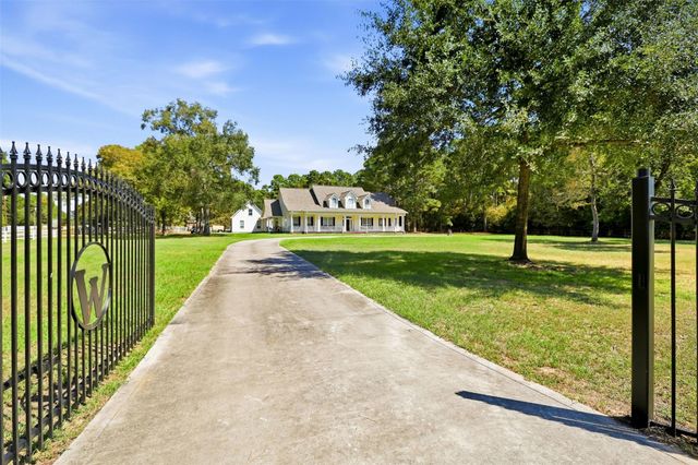 20002 Country Lake Drive, Magnolia, TX 77355