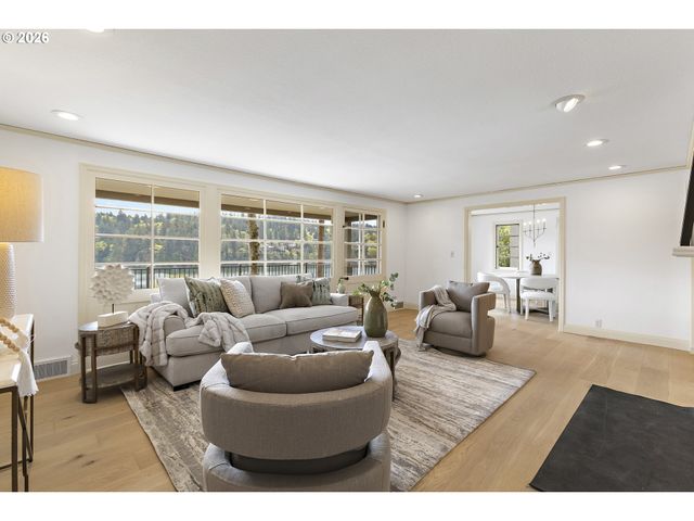 2430 SUMMIT Ct, Lake Oswego, OR 97034