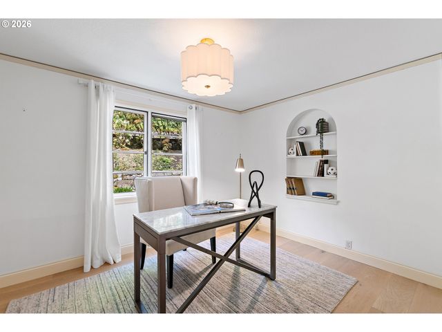 2430 SUMMIT Ct, Lake Oswego, OR 97034