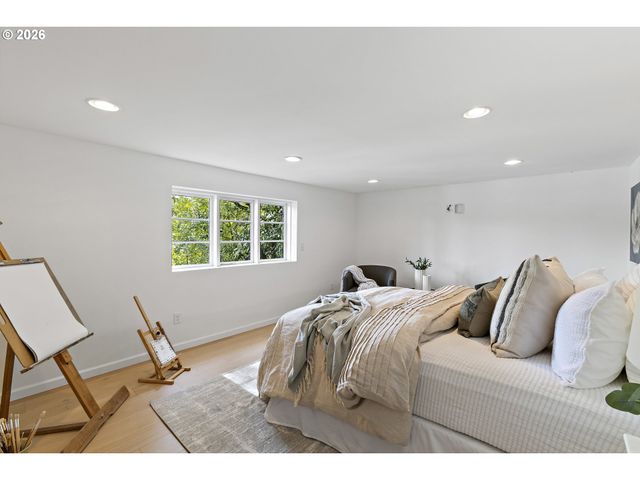 2430 SUMMIT Ct, Lake Oswego, OR 97034