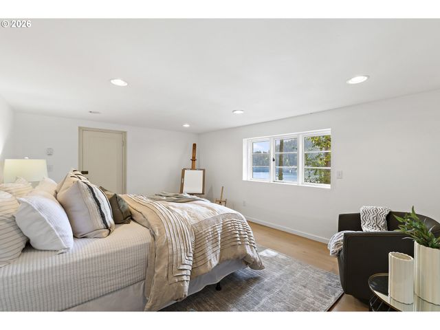 2430 SUMMIT Ct, Lake Oswego, OR 97034