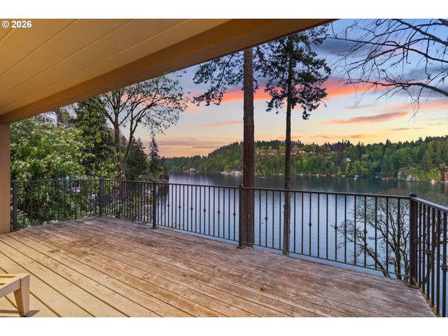 2430 SUMMIT Ct, Lake Oswego, OR 97034