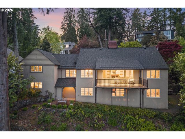 2430 SUMMIT Ct, Lake Oswego, OR 97034