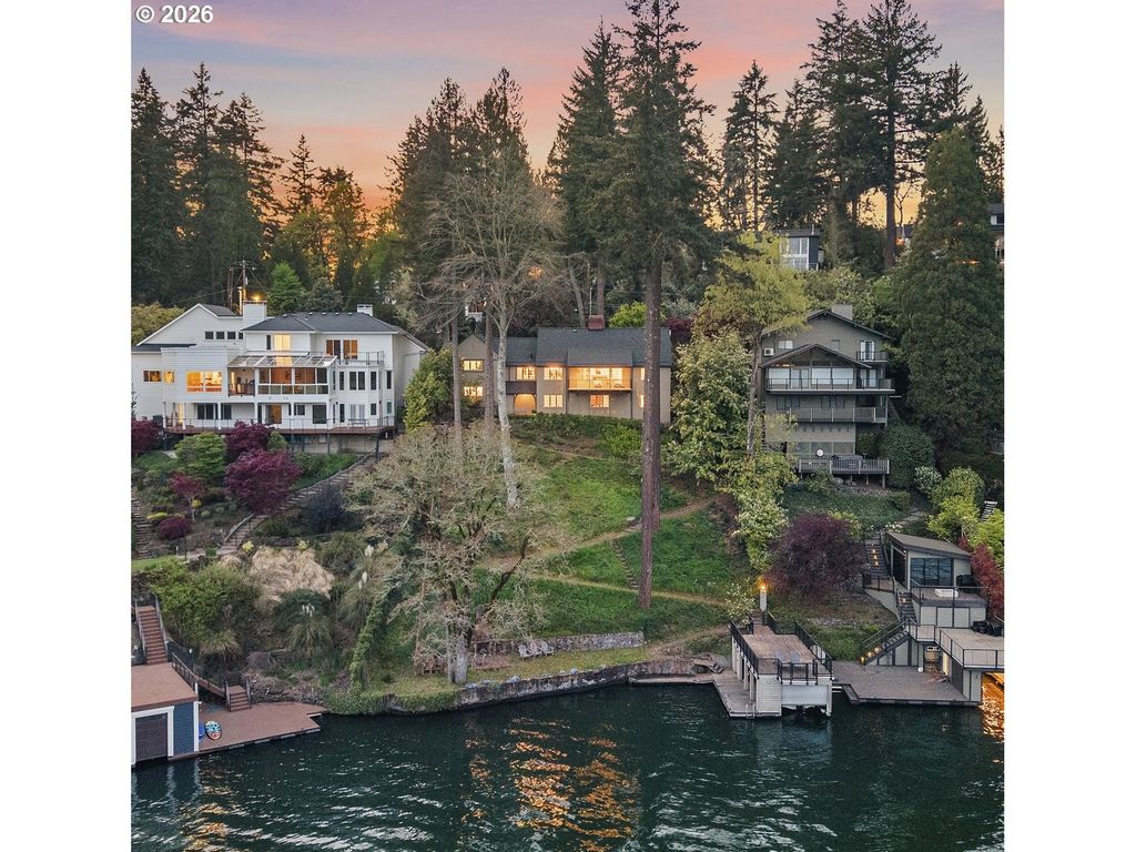 2430 SUMMIT Ct, Lake Oswego, OR 97034
