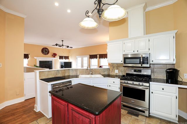 3322 QUAIL LN, Benton, AR 72019