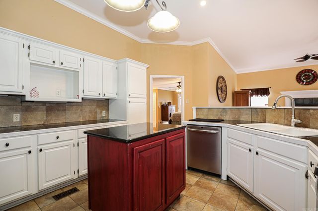 3322 QUAIL LN, Benton, AR 72019