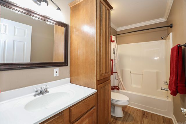 3322 QUAIL LN, Benton, AR 72019