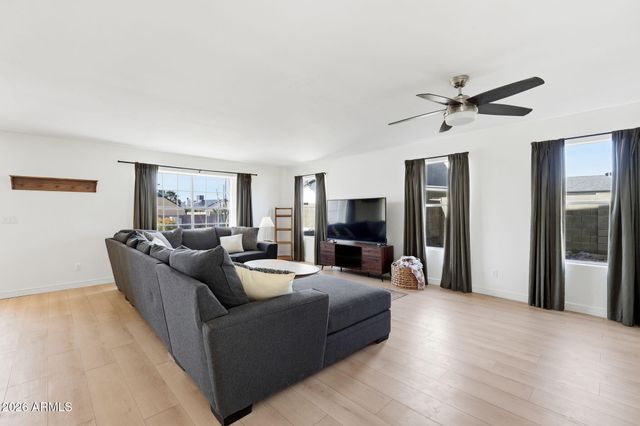 19405 N 45TH Drive, Glendale, AZ 85308