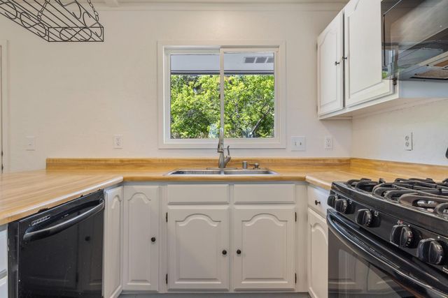 6560 Agape Ct, Placerville, CA 95667
