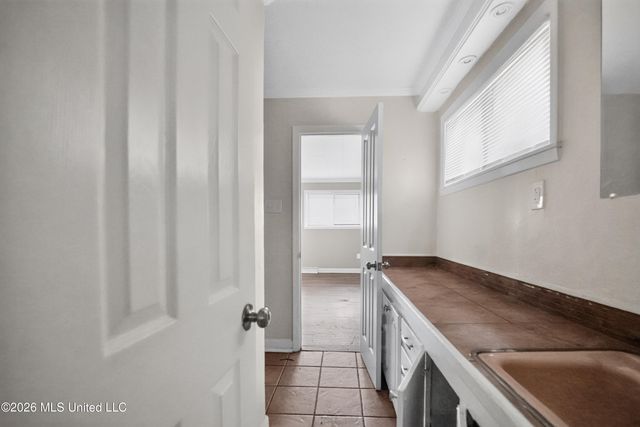 511 Pinecrest Circle, Jackson, MS 39204