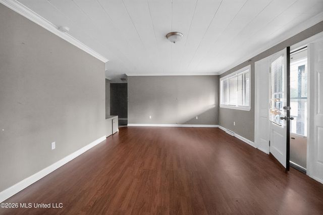 511 Pinecrest Circle, Jackson, MS 39204