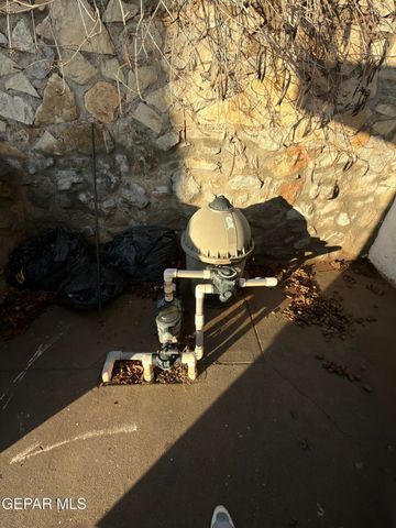 1657 LOMALAND Drive, El Paso, TX 79935