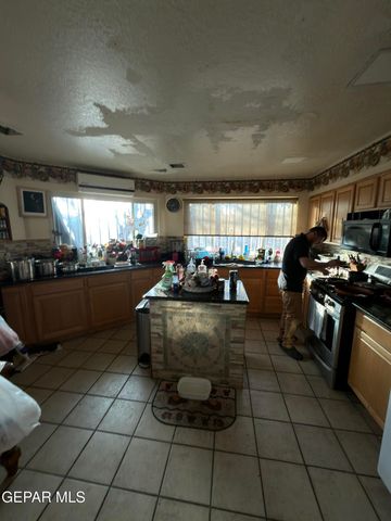 1657 LOMALAND Drive, El Paso, TX 79935