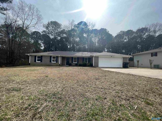 3121 Hawthorne Circle, Southside, AL 35907