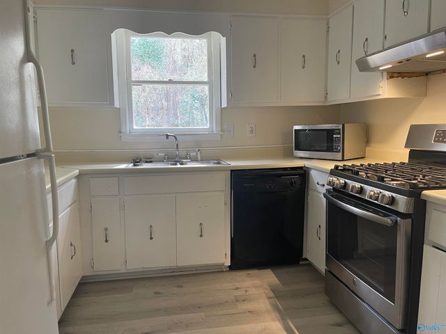 3121 Hawthorne Circle, Southside, AL 35907