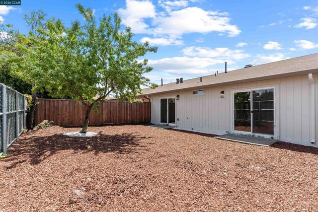 1207 Trenton Blvd, San Pablo, CA 94806