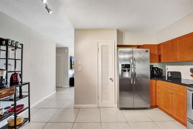 1623-1625 NE 45th Street, Oakland Park, FL 33334